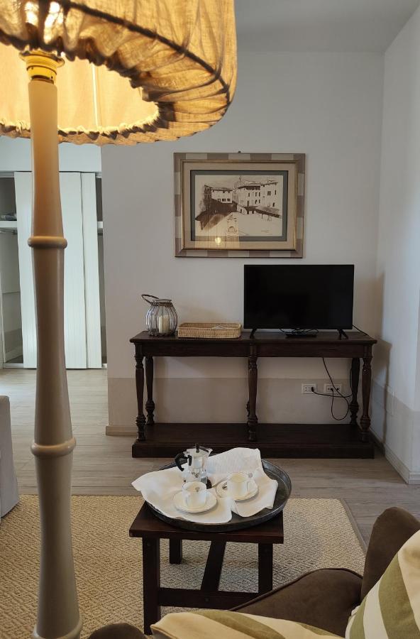 Il Cortiletto - Suites & Apartments ปิสโตยา ภายนอก รูปภาพ