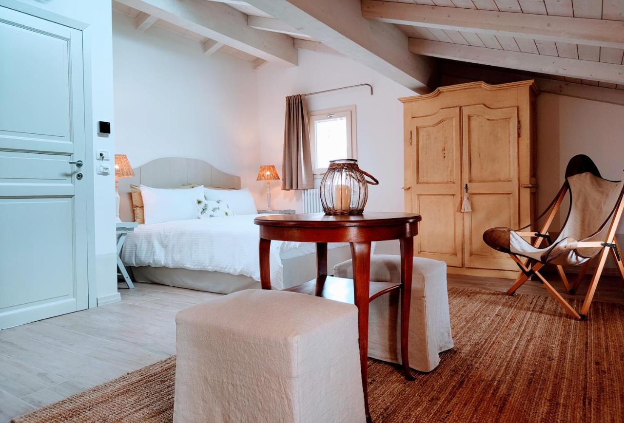 Il Cortiletto - Suites & Apartments ปิสโตยา ภายนอก รูปภาพ