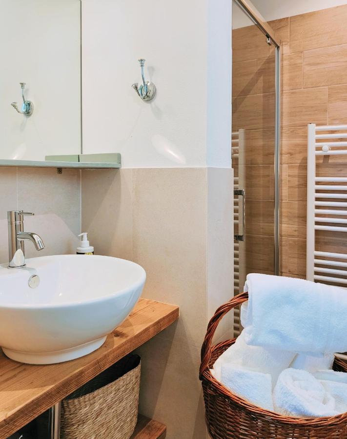 Il Cortiletto - Suites & Apartments ปิสโตยา ภายนอก รูปภาพ