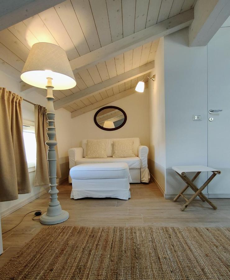 Il Cortiletto - Suites & Apartments ปิสโตยา ภายนอก รูปภาพ